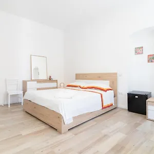 N12 - Luxury Bari